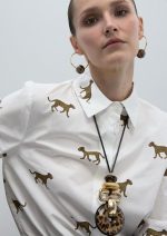 Collar largo colgante combinado animal print y dorado - Imagen 8