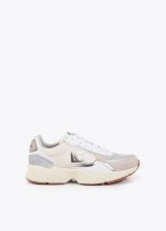 Deportiva con suela tipo running y detalles en piel