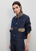 Cazadora denim con detalles leopardo
