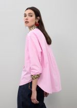 Camisa rosa con estampado animal - Imagen 3