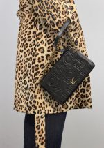 Bandolera con solapa pespunte logo - Imagen 9