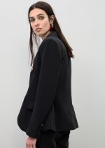 Americana negra con logo bordado - Imagen 2