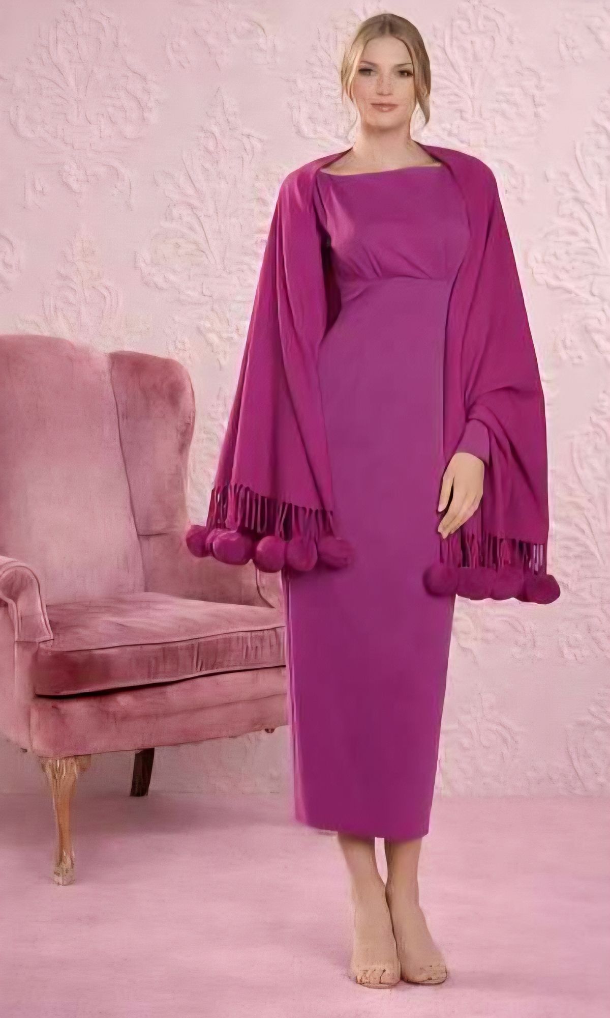 freepik__photorealistic-fashion-editorial-photograph-of-a-b__22804 Pashmina para Boda con Pompones de Pelo - Imagen 1