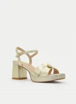 Sandalia dorada metalizada con plataforma y tacón ancho - Imagen 3