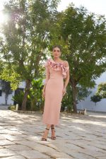 Vestido Midi Asimétrico con Volante