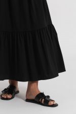 Vestido largo con detalles de joyería en el cuello - Imagen 4