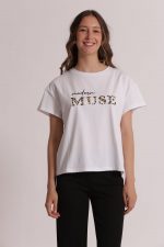Camiseta "Modern Muse" con lentejuelas