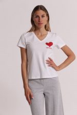 Camiseta con bordado de corazón
