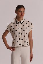 Camisa de manga corta con estampado de lunares