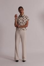 Pantalones con bordes en contraste