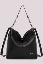 Bolso de hombro con cadena en el asa