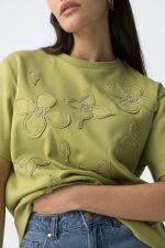 Camiseta Chikorita