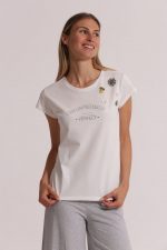 Camiseta "I'am limited edition" con detalles de pedrería