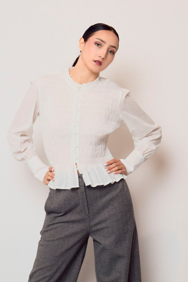 Blusa_nido_de_abeja_y_volante_bajo_2.jpg