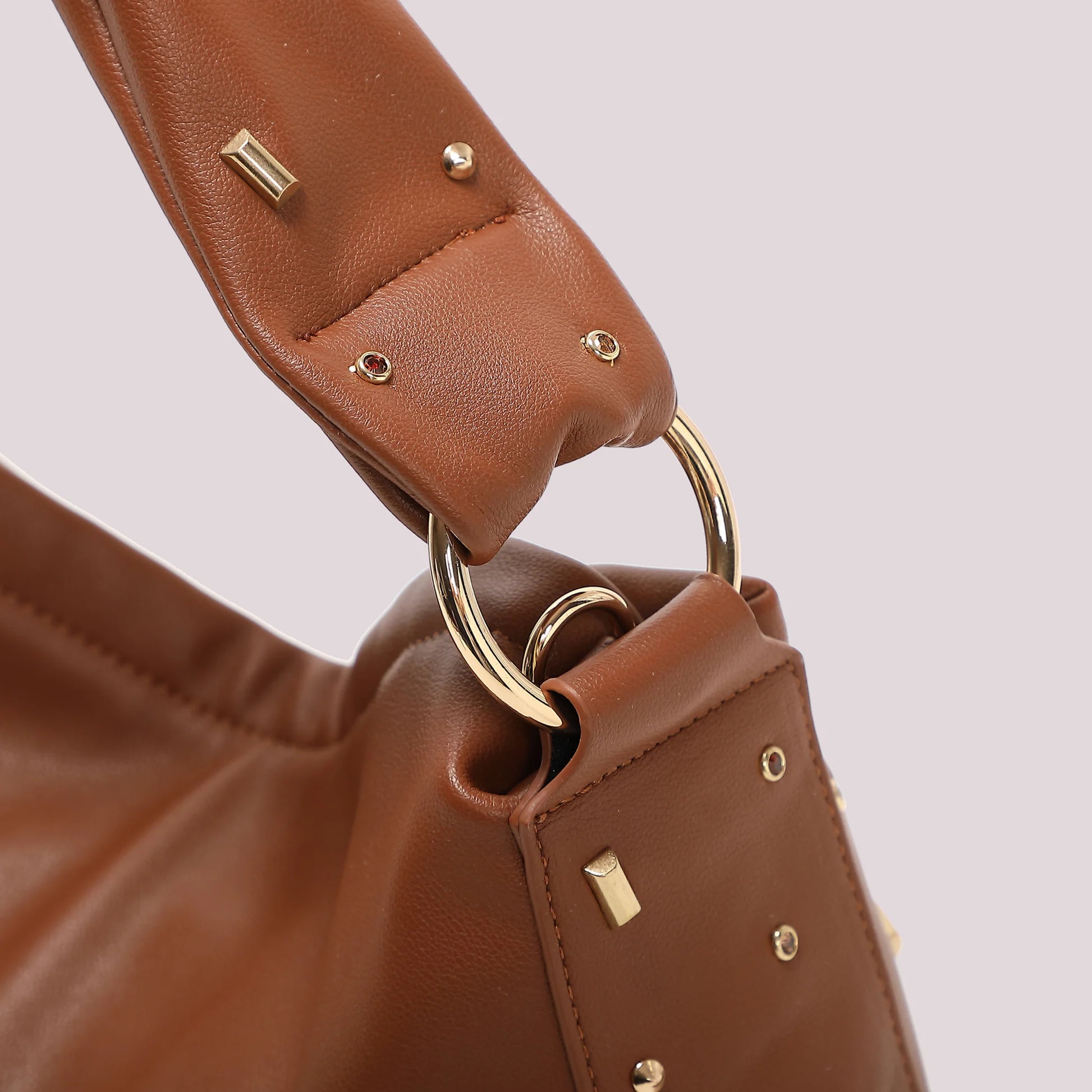 Bolso_con_aplicaciones_de_color_12.jpg