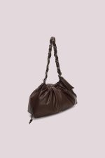 Bolso_con_cadena_en_las_asas_2.jpg
