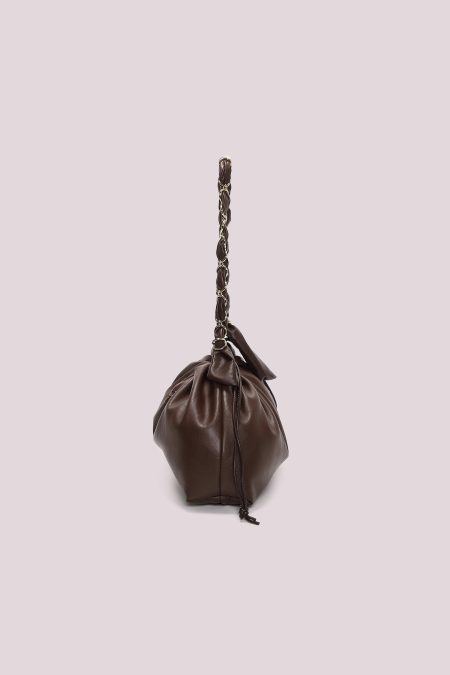 Bolso_con_cadena_en_las_asas_4.jpg