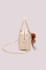 Bolso_de_asa_superior_con_detalle_para_colgar_6.jpg