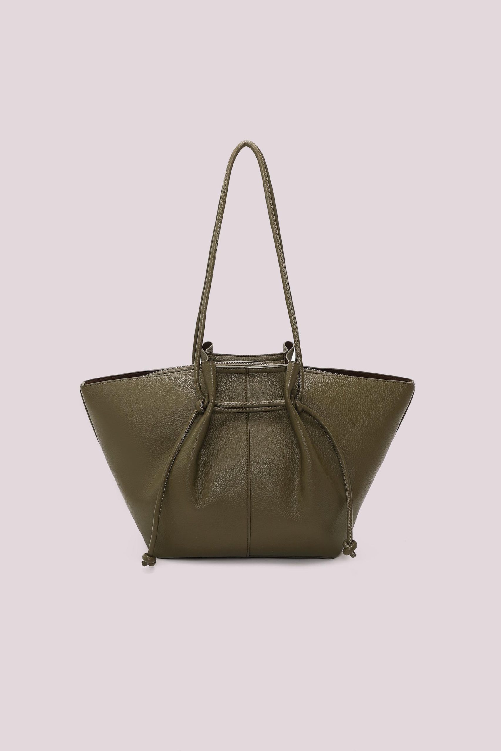Bolso_de_hombro_grande_con_correas_largas_7.jpg