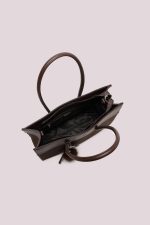 Bolso_de_mano_con_charm_y_corazn_4.jpg