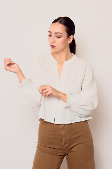 Camisa_bordada_cuello_mao_2.jpg