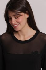 Camiseta_de_manga_larga_con_transparencias_en_los_hombros_4.jpg