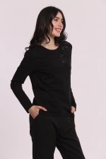 Camiseta_de_manga_larga_con_transparencias_y_pedrera_6.jpg
