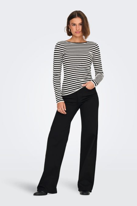 F_15301338_M_4295452_Front_Full.jpg